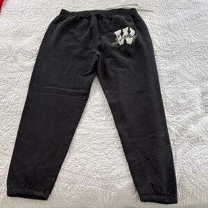 On Wisconsin - Swimming Sweatpants. Fruit of the Loom Black.